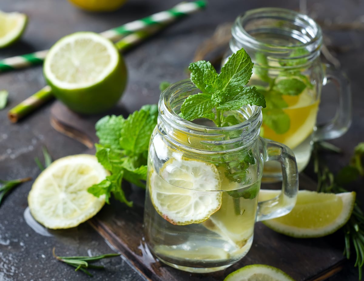 Mojito cocktail im glas