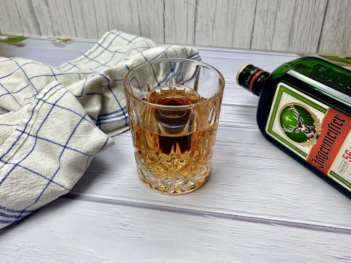 Flying hirsch mit jägermeister