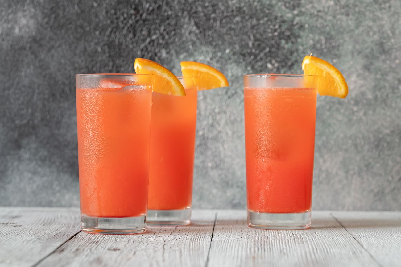 Alabama slammer cocktail